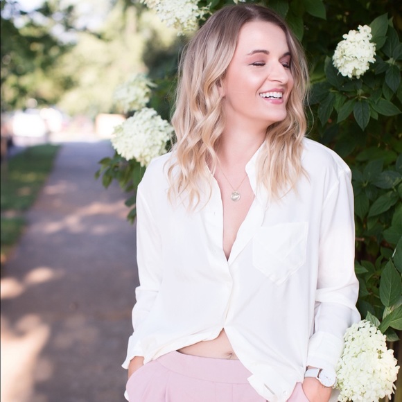 Meet your Posher, Laura - Picture 3 of 4